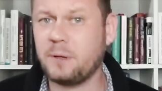 В ОКУПИРАНИЯТ МАРИУПОЛ ЦАРИ КРИМИНАЛЕН БЕЗПРЕДЕЛ