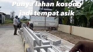 Lahan kosong jadi tempat nongkrong