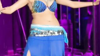 Chut ki sthiti mein jana hai . Indian girl belly dance video like follow share