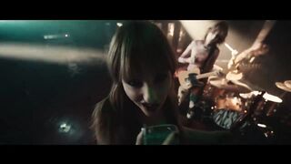 Måneskin - OFF MY FACE(720P_HD).