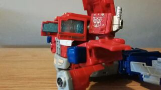 Transformers War for Cybertron Siege Optimus Prime Transformation Stop Motion