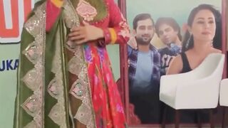 Hina Khan, Pooja Hegde, Varun Dhawan & Saiee Manjrekar Spotted in City Viral Masti Bollywood
