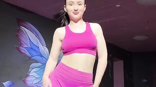 Yoga Belarusian Girl Dancing with sean paul