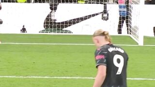 The goal that sealed a HUGE three points! @erling.haaland.