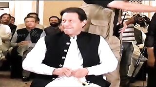????Imran Khan open the Candy ???? #imrankhan #shorts #punjabelection2022
