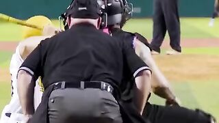 Player Does Full SPLIT During at Bat
