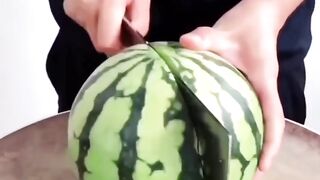 EASY WAY TO CUT WATERMELON