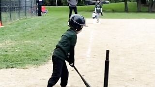 Así Se Persigue Un Sueño, Este Niño Un Día Será Leyenda Del Béisbol