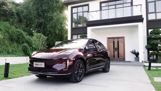 Former NBA Player Yi Jianlian drives Aion Hyper HT