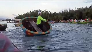 Crazy spinning coracle boat in Vietnam