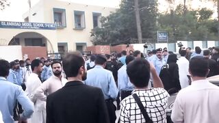 How PTI Office Surrounded By Islamabad Police To Arrest Hammad Azhar _ Watch Exclusive Visuals.