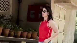 Kareena Kapoor Spotted outside her Apartment #kareenakapoor #short #shorts #trending #viral #bollywood #viralshorts 2