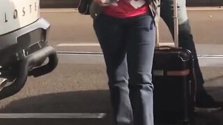 Sunny Leone Spotted at Airport #sunnyleone #shorts #short #trending #viral #bollywood #shortvideo