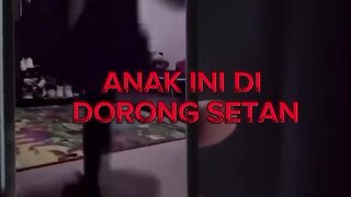 Di dorong oleh setan #horror