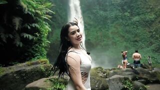 BALI VLOG | The beauty of the Nungnung waterfall