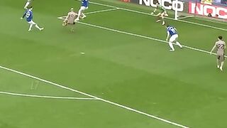 Players Show Respect to Former Clubs