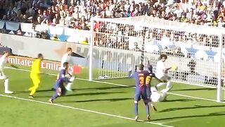 When Players Show Their Goalkeeper Skills 3