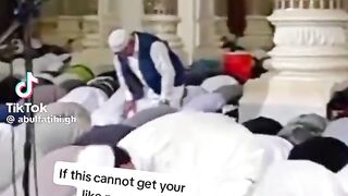 The_blind_imam_reciting_a_holy Quran_in_angelic _voice