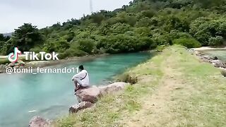 Sungai aave versi sumatra barat