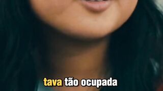 Ela conseguiu tirar as algemas sem ela ver