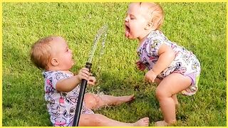 Funny-Babies-Playing-With-Water-Baby-Out