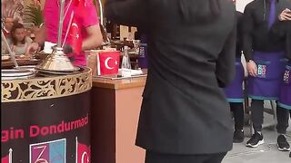 Cilgin donurmanci dance
