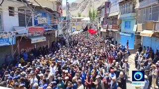 Thousands join mourning rally in Kashmir for President Raeisi