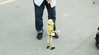 Skeleton dancing