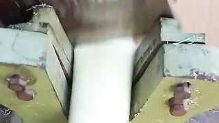 Manufacturing wall paint brush