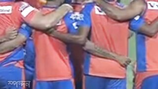 Which team didn't reach in final though they were on the top of group stage in ipl.