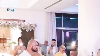 متزوجها لانو عقلا كبير واعية