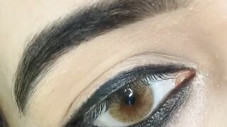 Easy Bronzy Shimmer Eye Makeup