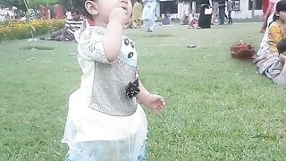 BABY FIRST TIME GARDENME STANDUP