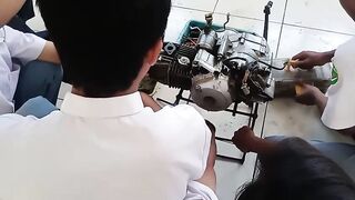 Kegiatan KBM Esemka Madusi siswa TBSM