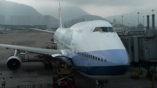 Loading freight onto a large plane