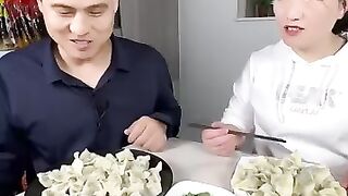 Playing a prank on my husband_My husband was thinking about my food(360P).