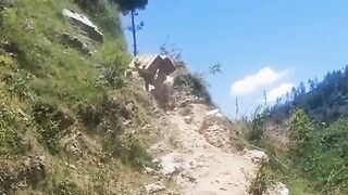 گدا ہیں یا گوڑا   ؟؟
