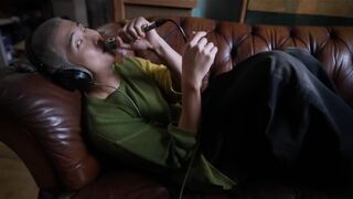 RM 'NUTS' Live Video