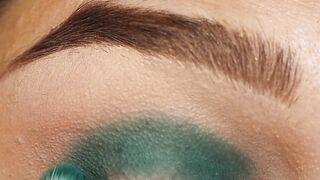 Green Glitter Makeup 2