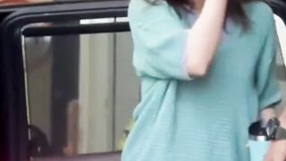 Kriti Sanon Spotted At Outside Resturant In Juhu Viral Masti Bollywood