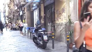 LOOKS THAT KILL    from Naples