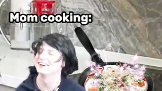 When my mom vs my dad cooks