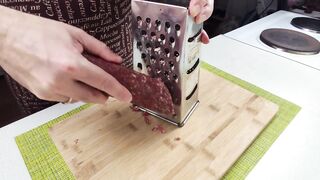 Просто натрите КОЛБАСУ