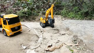 RC Excavator 2