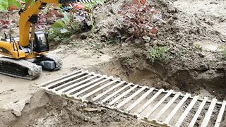RC Excavator 3