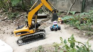 RC Excavator 4