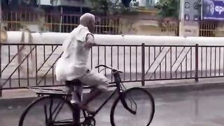 வயதான காலத்தில் தாத்தா செய்த சாகசம்