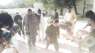 Pakistani talent ! Desi dhol ! Dhamal