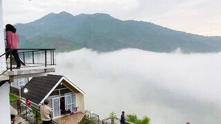 Amazing Sea of ​​Clouds in Wonderland Indonesia