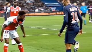 An amazing clip of Neymar's skills